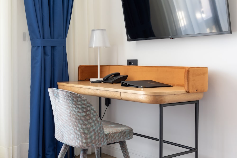 Heritage Hotel Porin — Hotel rooms in Makarska, Split-Dalmatia