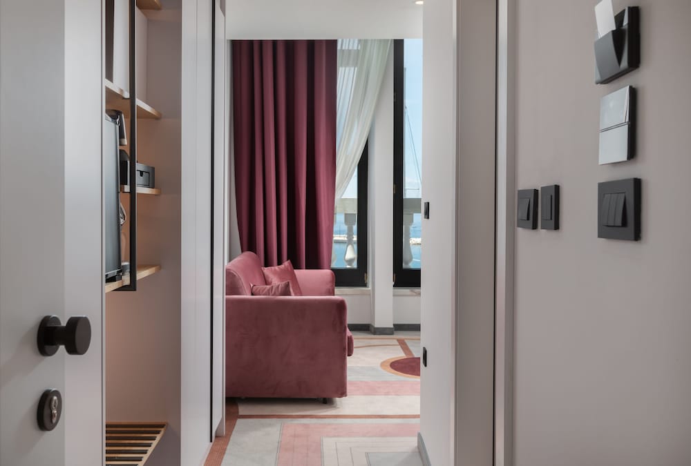 Heritage Hotel Porin — Hotel rooms in Makarska, Split-Dalmatia