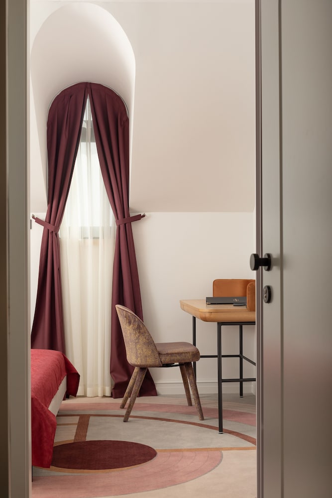 Heritage Hotel Porin — Hotel rooms in Makarska, Split-Dalmatia