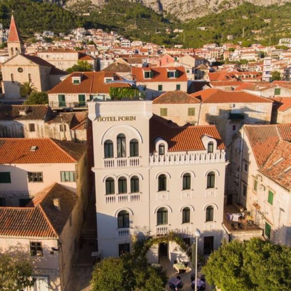 Heritage Hotel Porin — Hotel building in Makarska, Split-Dalmatia