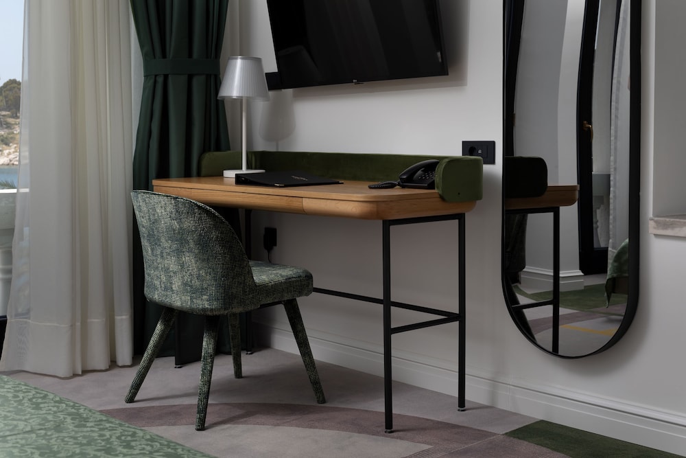 Heritage Hotel Porin — Hotel rooms in Makarska, Split-Dalmatia