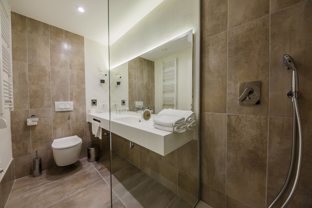 Hotel Medena — Hotel rooms in Seget Donji, Split-Dalmatia
