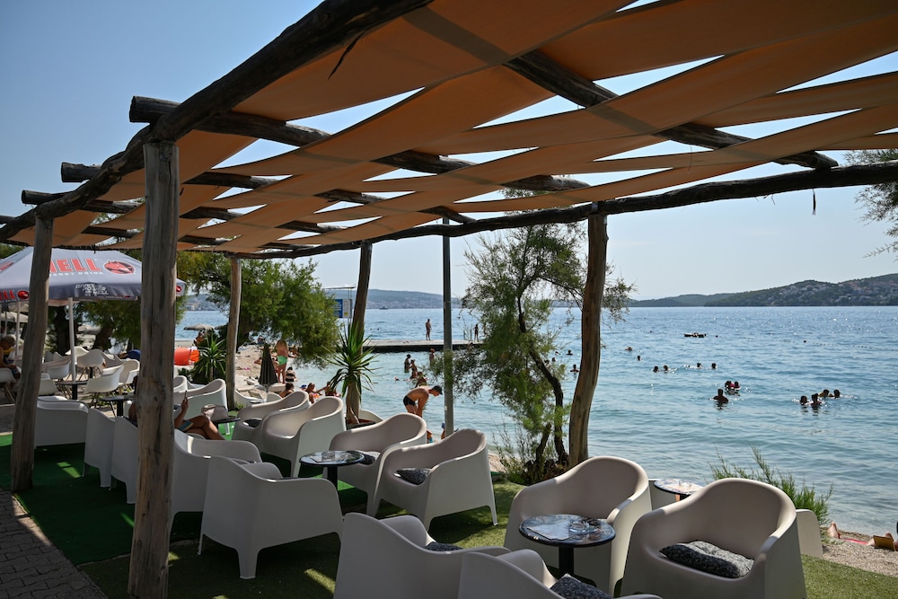 Hotel Medena — Beach in Seget Donji, Split-Dalmatia
