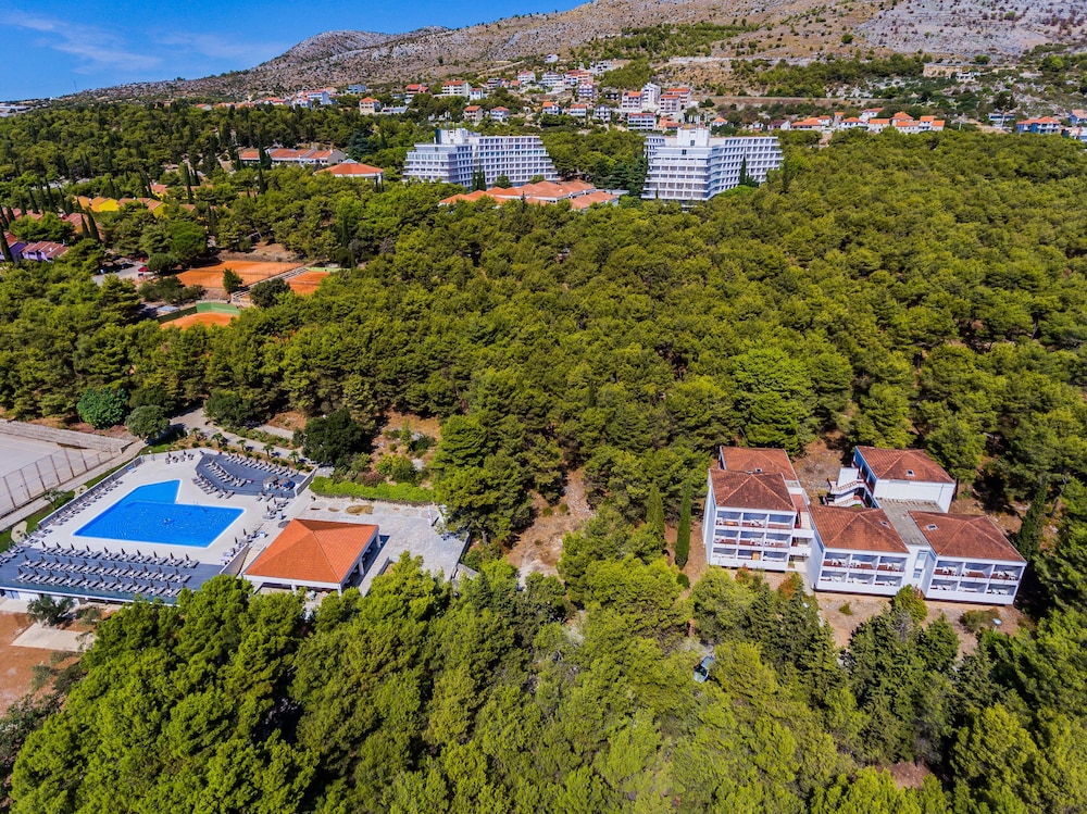 Hotel Medena — Sports & recreation in Seget Donji, Split-Dalmatia