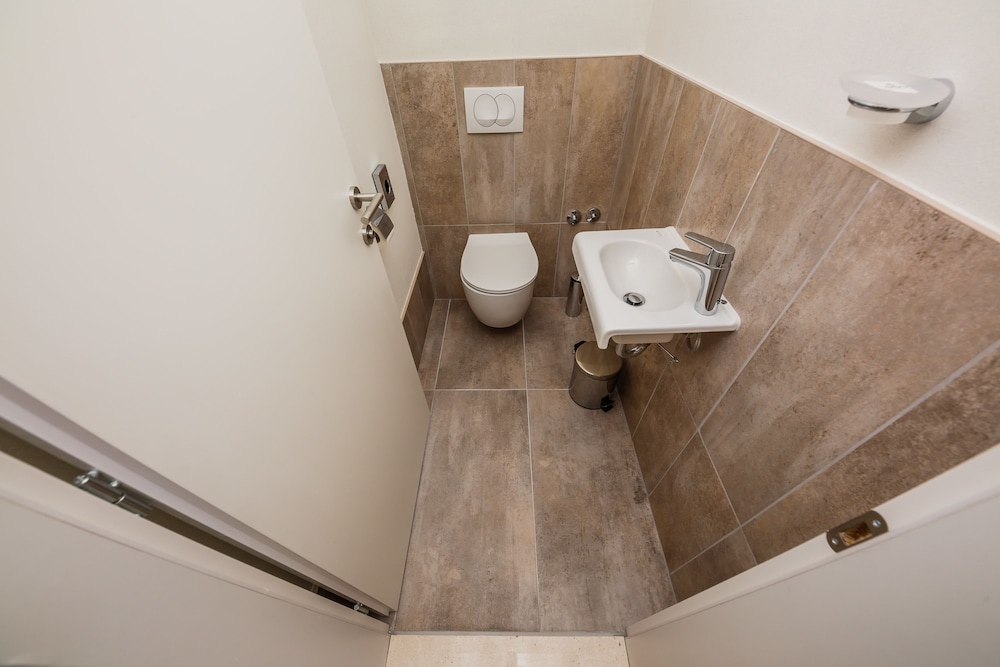 Hotel Medena — Hotel rooms in Seget Donji, Split-Dalmatia