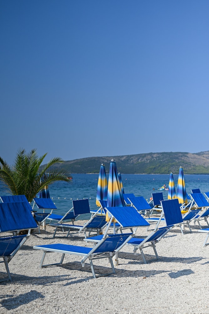 Hotel Medena — Beach in Seget Donji, Split-Dalmatia