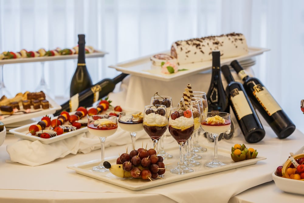 Hotel Medena — Restaurant & bars in Seget Donji, Split-Dalmatia