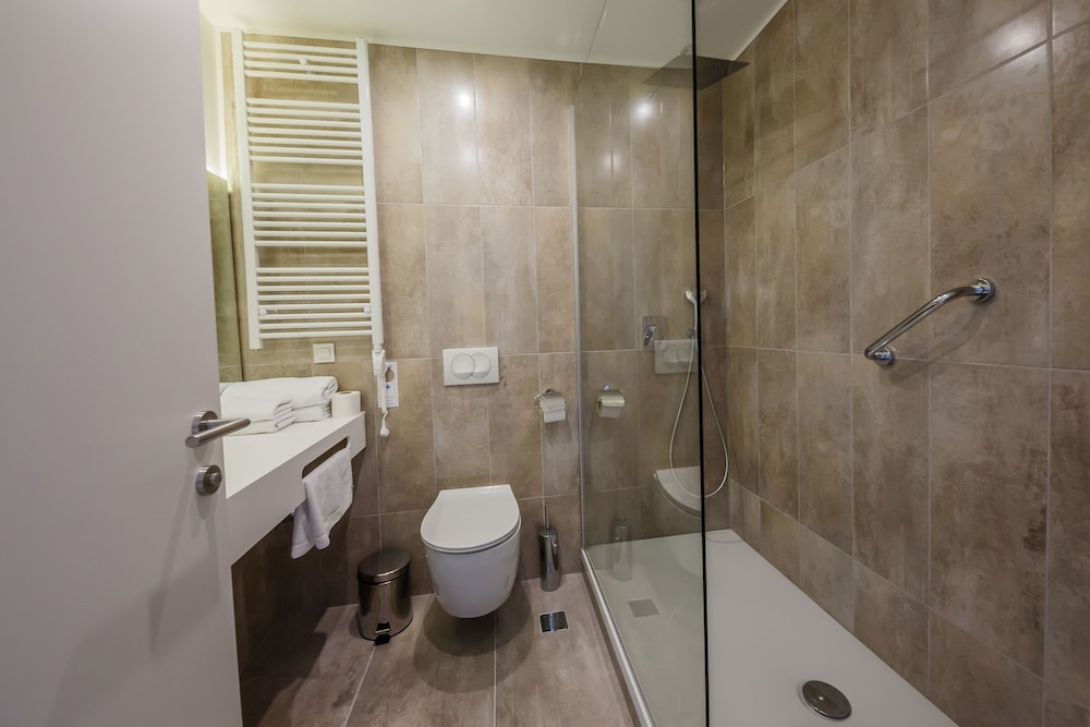 Hotel Medena — Hotel rooms in Seget Donji, Split-Dalmatia