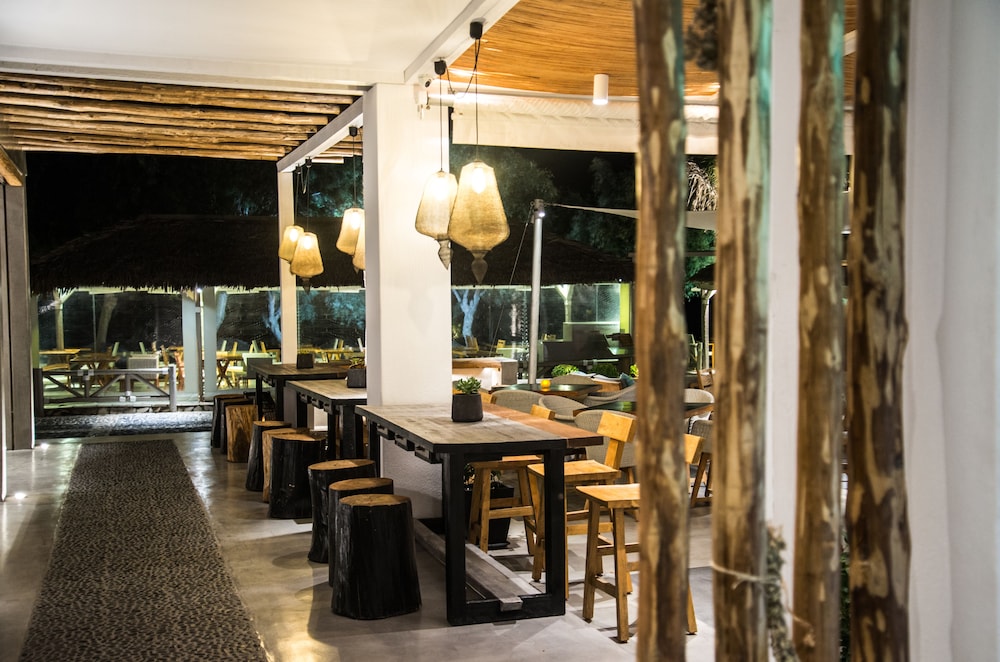 Makris Beach Hotel — Restaurant & bars in Kamari, South Aegean