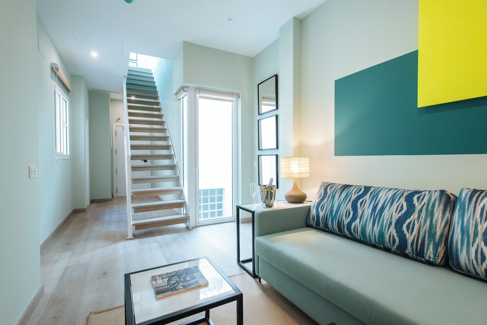 Sercotel Sevilla Guadalquivir Suites — Hotel rooms in Seville, Andalusia