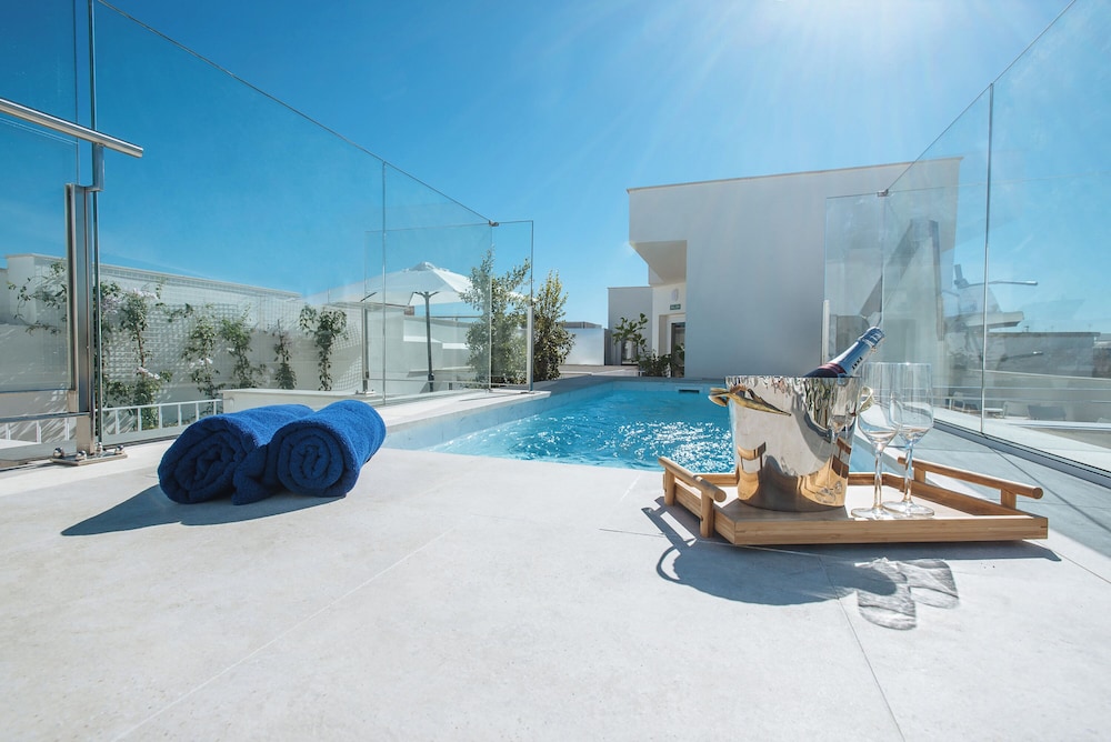 Sercotel Sevilla Guadalquivir Suites — Main photo in Seville, Andalusia
