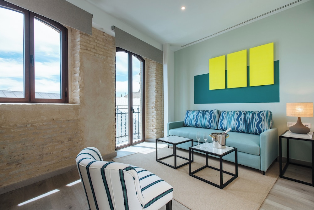 Sercotel Sevilla Guadalquivir Suites — Hotel rooms in Seville, Andalusia