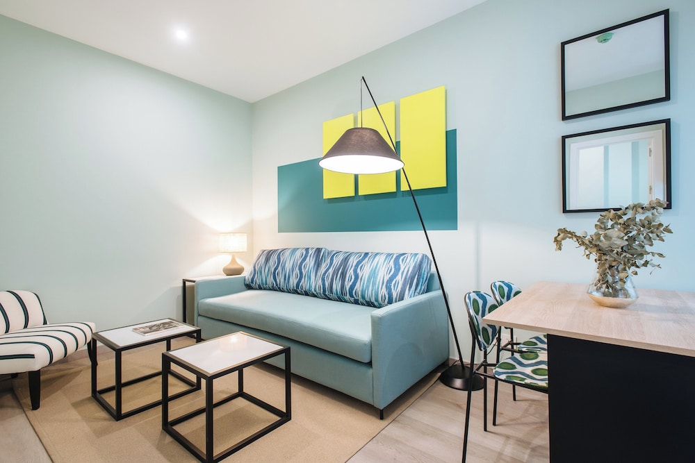Sercotel Sevilla Guadalquivir Suites — Hotel rooms in Seville, Andalusia