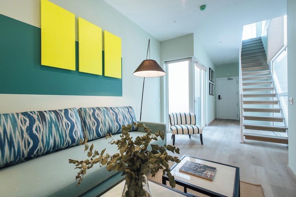 Sercotel Sevilla Guadalquivir Suites — Hotel rooms in Seville, Andalusia