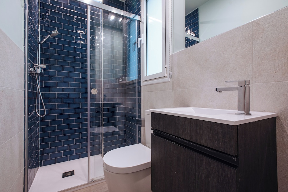 Sercotel Sevilla Guadalquivir Suites — Hotel rooms in Seville, Andalusia