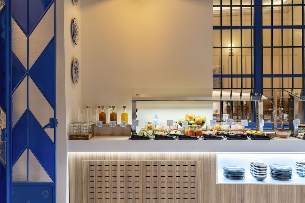 Hotel Vincci Molviedro — Restaurant & bars in Seville, Andalusia