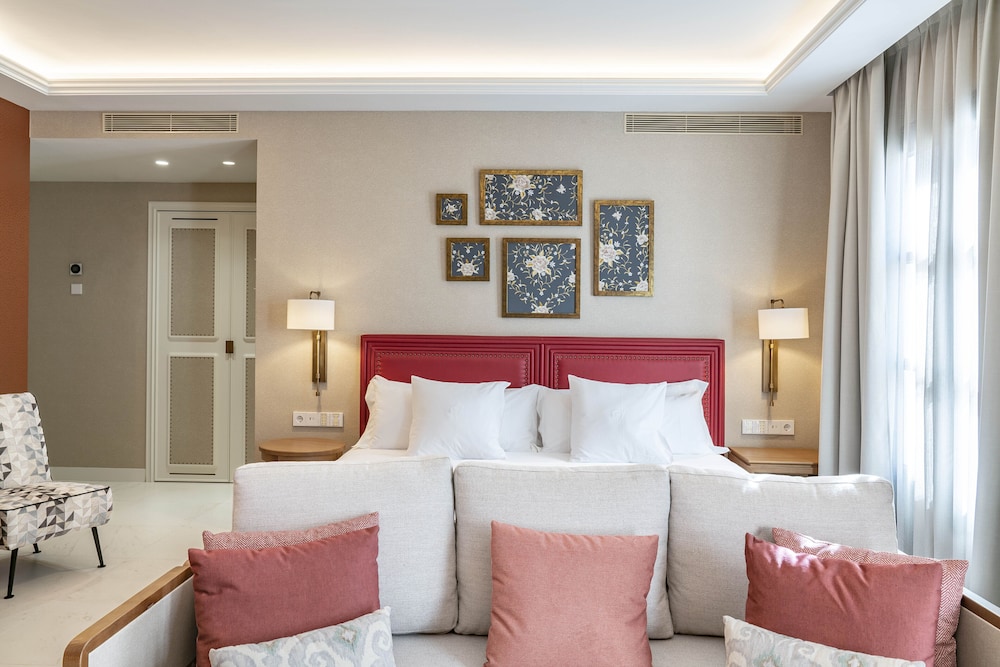 Hotel Vincci Molviedro — Hotel rooms in Seville, Andalusia