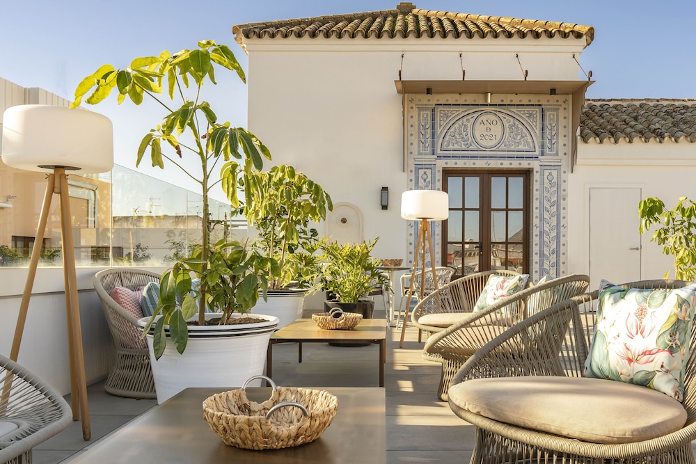 Hotel Vincci Molviedro — Hotel building in Seville, Andalusia