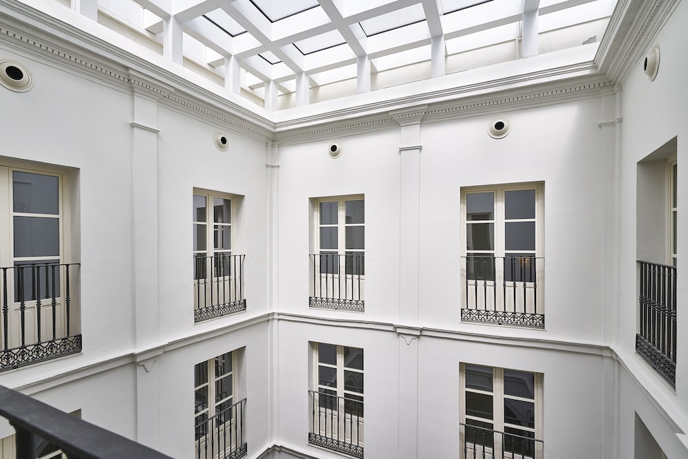 Hotel Vincci Molviedro — Hotel building in Seville, Andalusia