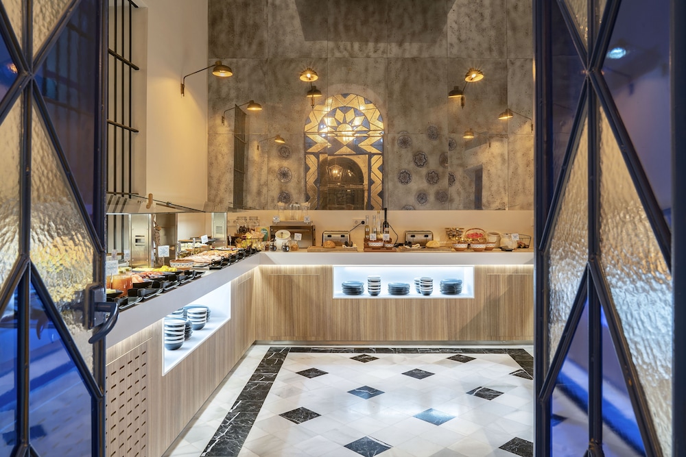 Hotel Vincci Molviedro — Restaurant & bars in Seville, Andalusia