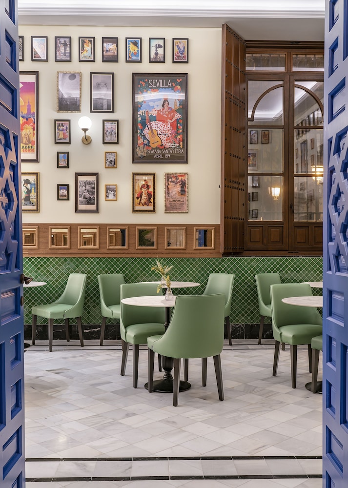 Hotel Vincci Molviedro — Restaurant & bars in Seville, Andalusia