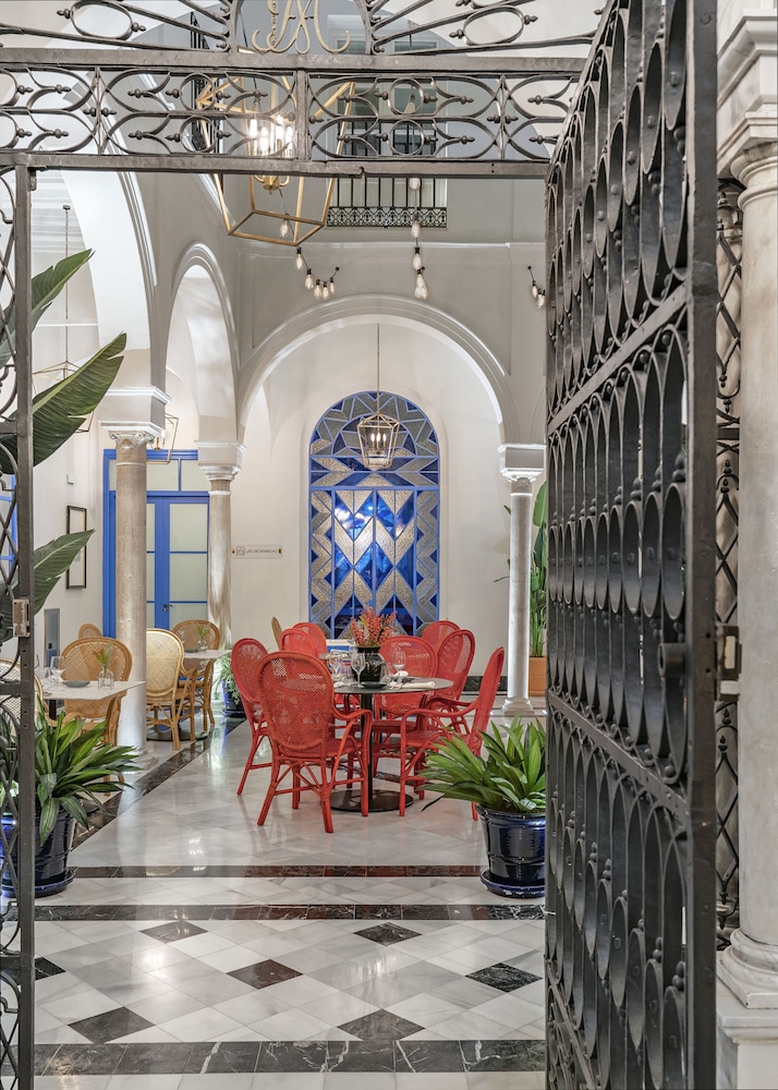 Hotel Vincci Molviedro — Restaurant & bars in Seville, Andalusia