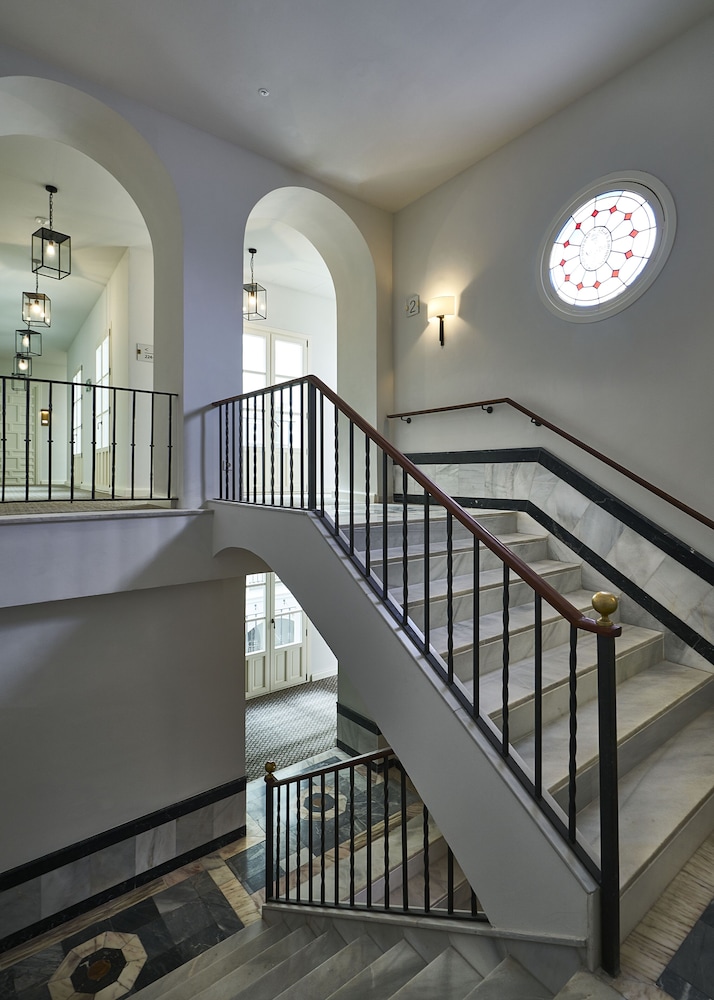 Hotel Vincci Molviedro — Hotel building in Seville, Andalusia