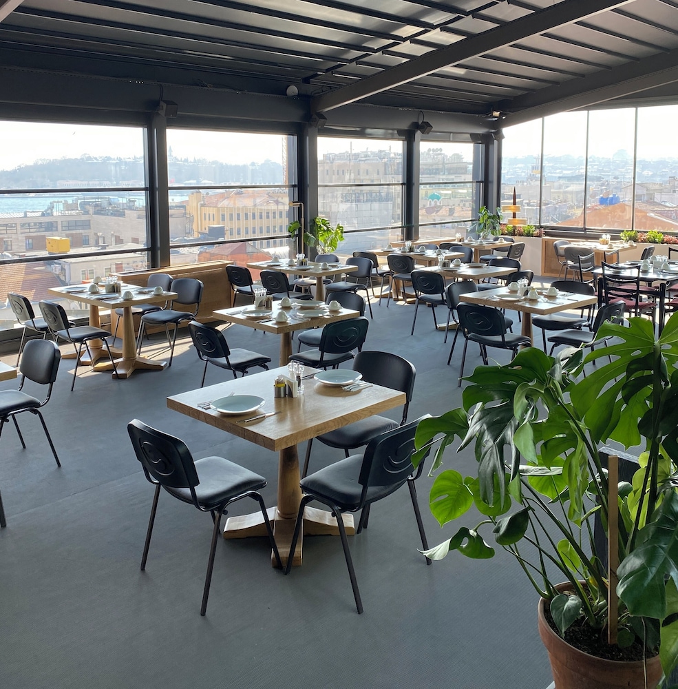 Root Karaköy Bosphorus Hotel & Spa — Restaurant & bars in Istanbul, Istanbul