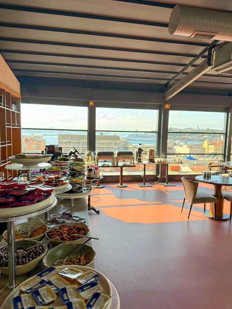Root Karaköy Bosphorus Hotel & Spa — Restaurant & bars in Istanbul, Istanbul