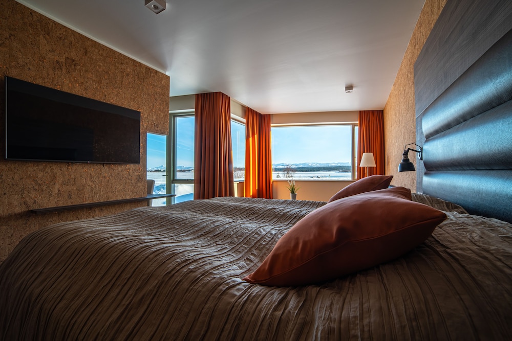 Hotel Kriunes - A city hotel by the lake - zdjęcie 2