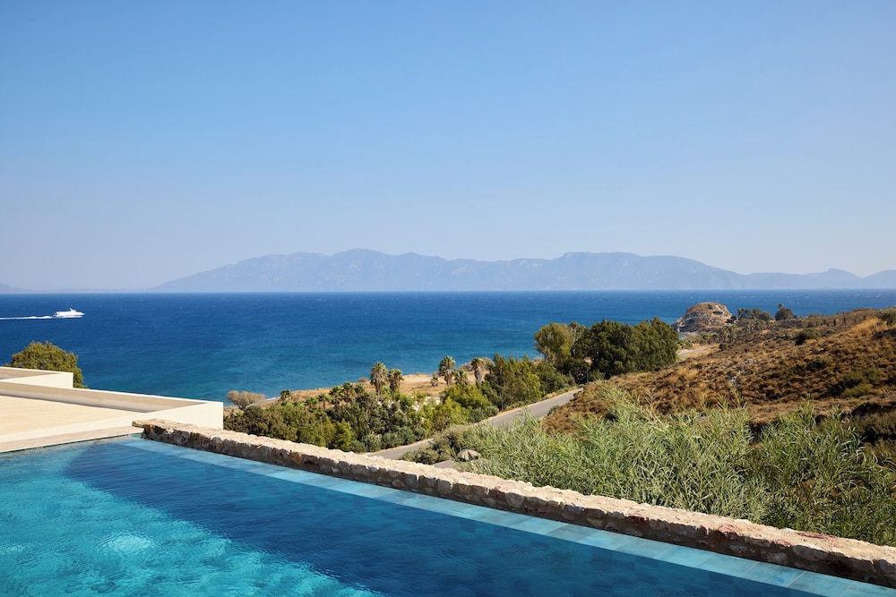 KOIA All - Suite Well Being Resort - Adults Only — Swimming pool in Psalidi, South Aegean