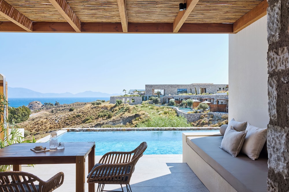 KOIA All - Suite Well Being Resort - Adults Only — Swimming pool in Psalidi, South Aegean