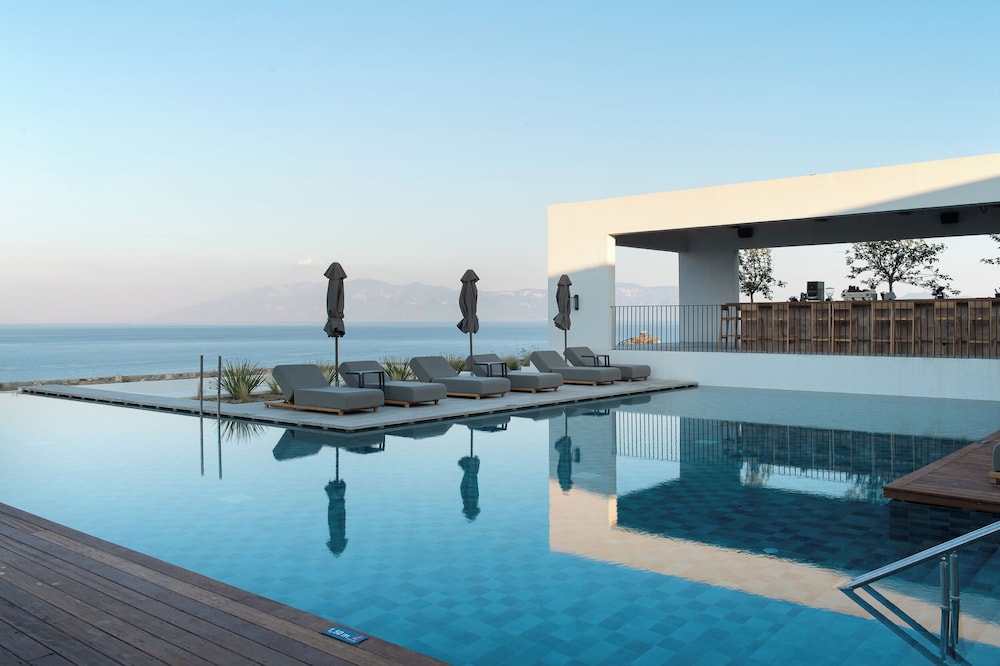 KOIA All - Suite Well Being Resort - Adults Only — Swimming pool in Psalidi, South Aegean