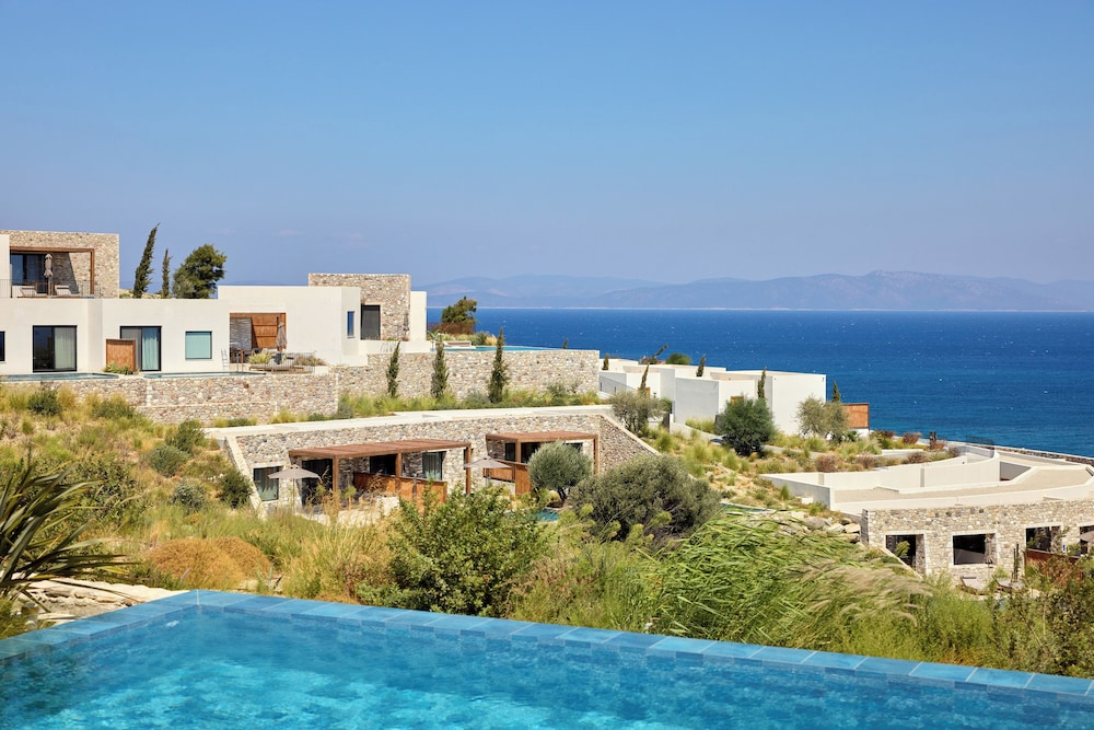 KOIA All - Suite Well Being Resort - Adults Only — Swimming pool in Psalidi, South Aegean