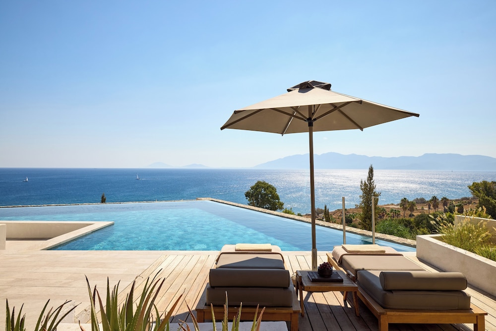 KOIA All - Suite Well Being Resort - Adults Only — Swimming pool in Psalidi, South Aegean