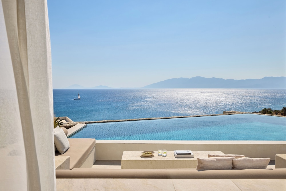 KOIA All - Suite Well Being Resort - Adults Only — Swimming pool in Psalidi, South Aegean
