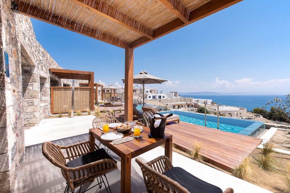 KOIA All - Suite Well Being Resort - Adults Only — Swimming pool in Psalidi, South Aegean