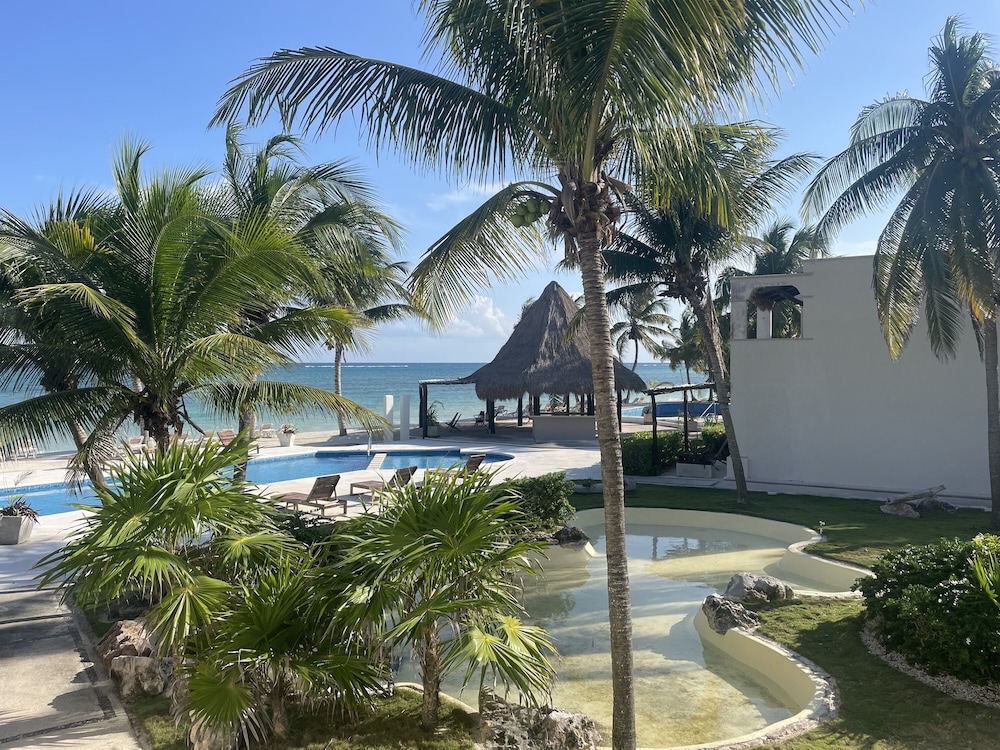 VR CLUB Tulum Riviera — Swimming pool in Tulum, Quintana Roo