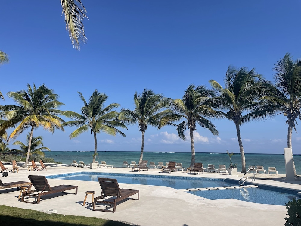 VR CLUB Tulum Riviera — Swimming pool in Tulum, Quintana Roo