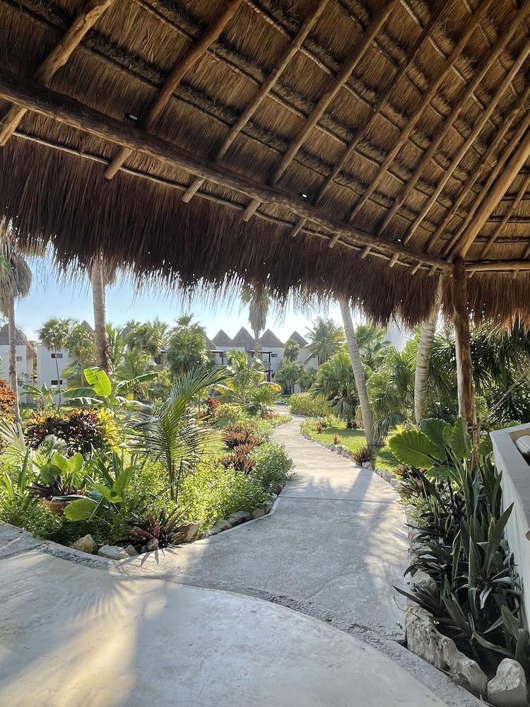 VR CLUB Tulum Riviera — Hotel building in Tulum, Quintana Roo