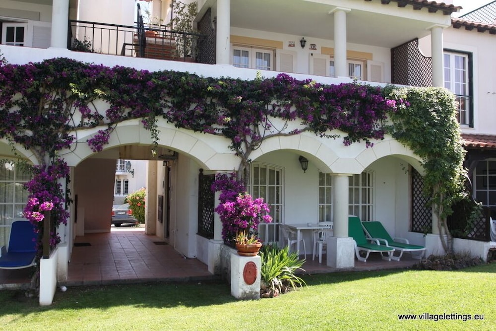 The Old Village, Prestige and Solar by Village 4U — Hotel building in Vilamoura, Faro