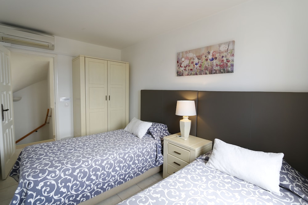 The Old Village, Prestige and Solar by Village 4U — Hotel rooms in Vilamoura, Faro