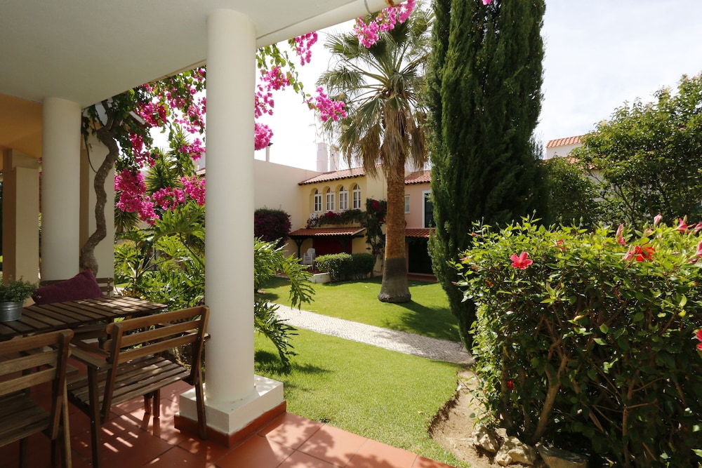 The Old Village, Prestige and Solar by Village 4U — Hotel building in Vilamoura, Faro