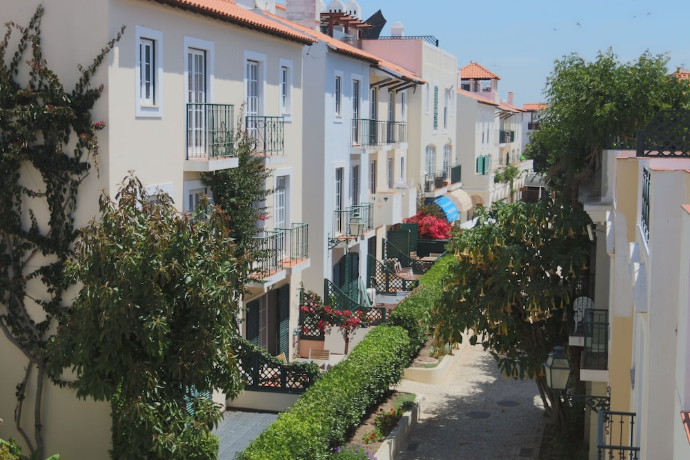 The Old Village, Prestige and Solar by Village 4U — Hotel building in Vilamoura, Faro
