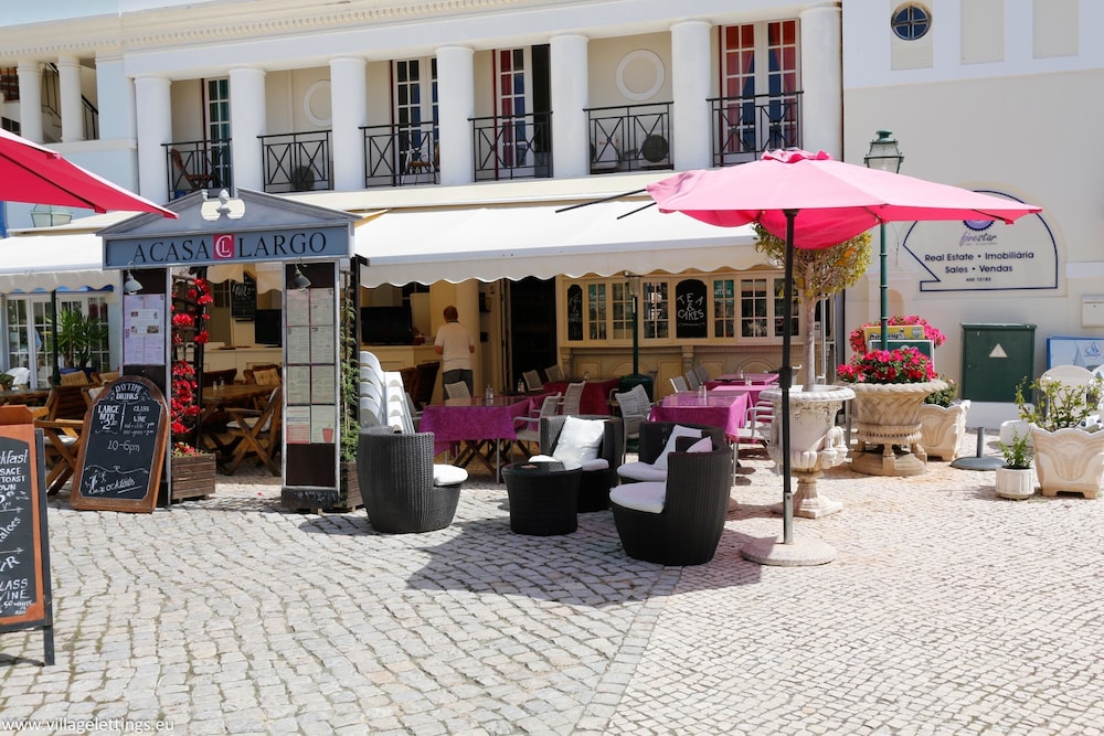 The Old Village, Prestige and Solar by Village 4U — Restaurant & bars in Vilamoura, Faro