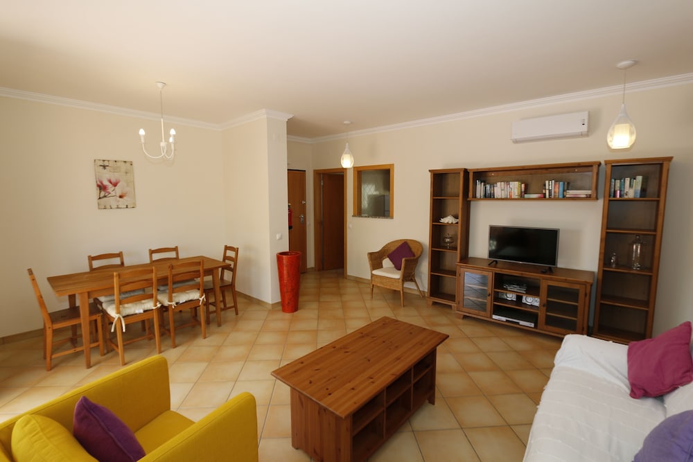 The Old Village, Prestige and Solar by Village 4U — Hotel rooms in Vilamoura, Faro
