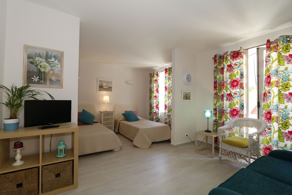 The Old Village, Prestige and Solar by Village 4U — Hotel rooms in Vilamoura, Faro