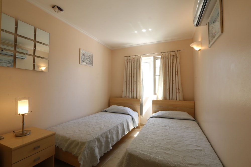 The Old Village, Prestige and Solar by Village 4U — Hotel rooms in Vilamoura, Faro