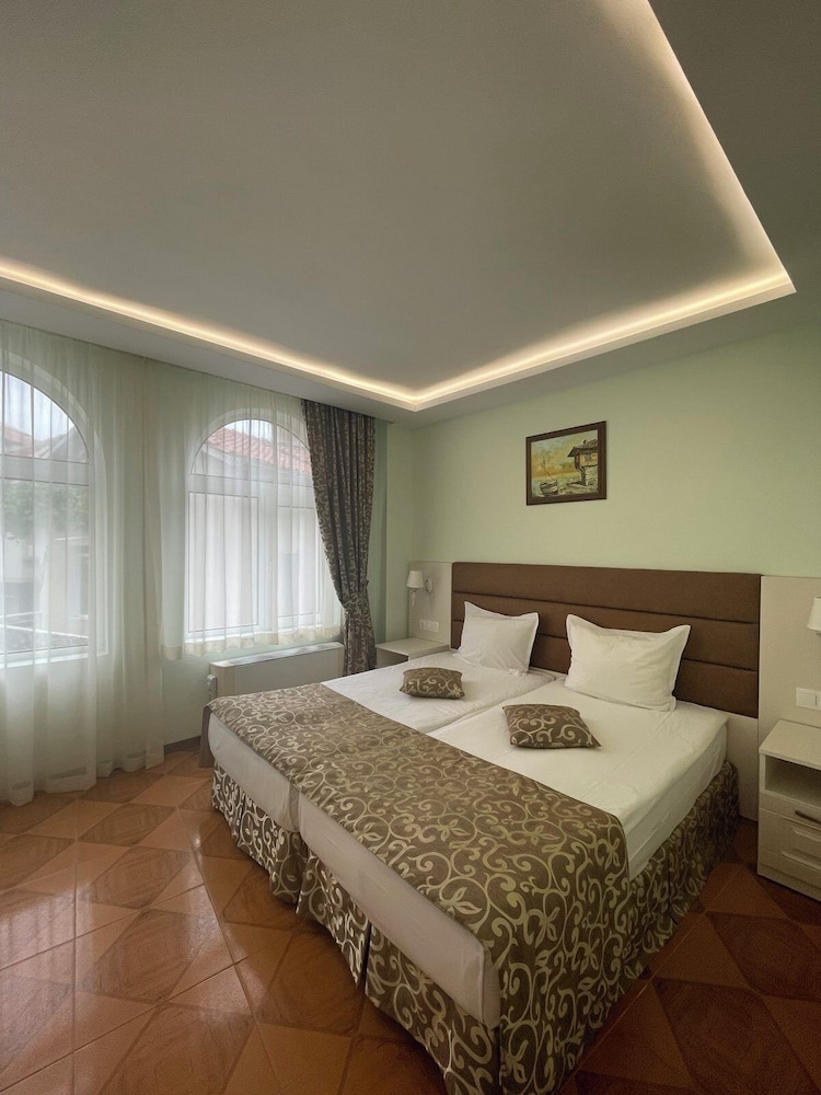 Villa List Hotel — Hotel rooms in Sozopol, Burgas Region