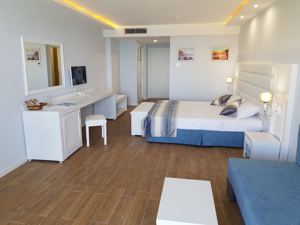 Villa List Hotel — Hotel rooms in Sozopol, Burgas Region